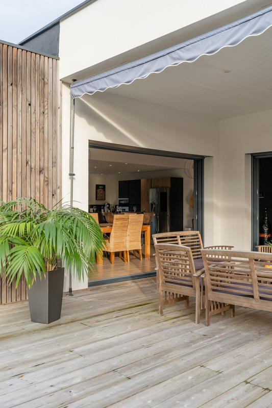 Maison - 210 m² - 6 pièces