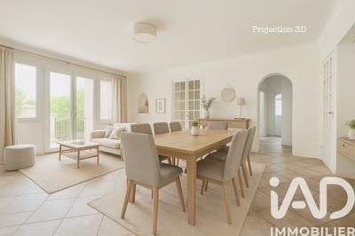 Maison - 210 m² - 8 pièces