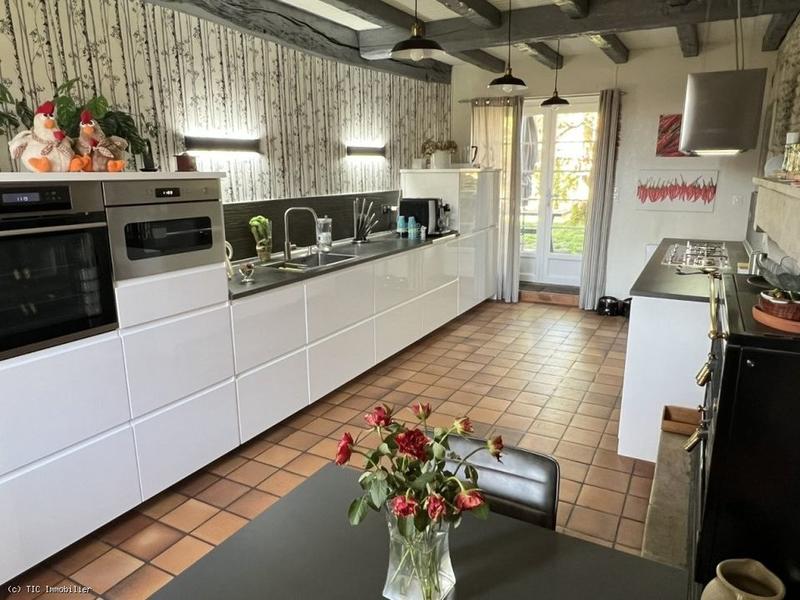 Maison - 218 m² - 7 pièces