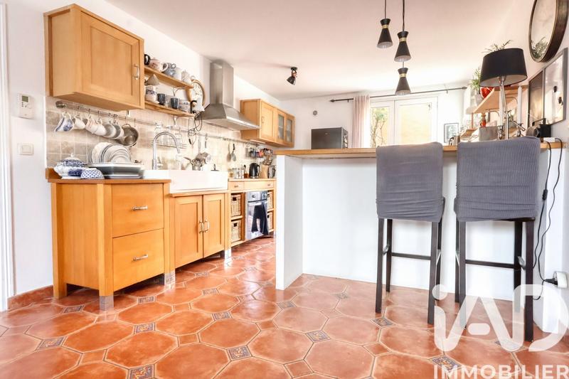 Maison - 228 m² - 8 pièces