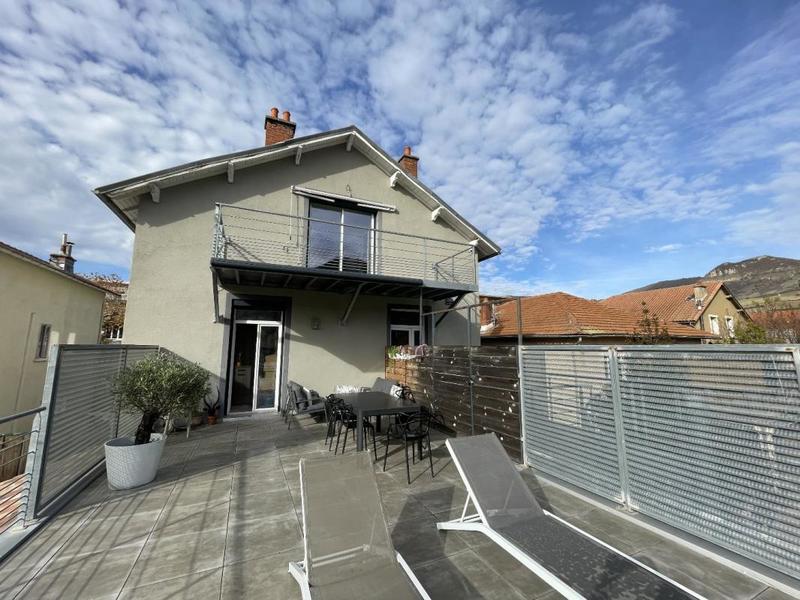 Appartement - 92 m² - 4 pièces