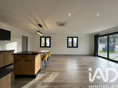 Maison - 98 m² - 4 pièces