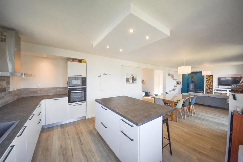 Maison - 175 m² - 9 pièces