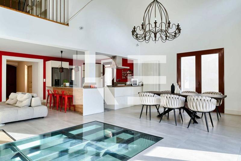 Maison - 166 m² - 6 pièces