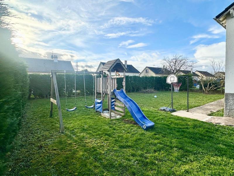 Maison - 111 m² - 5 pièces