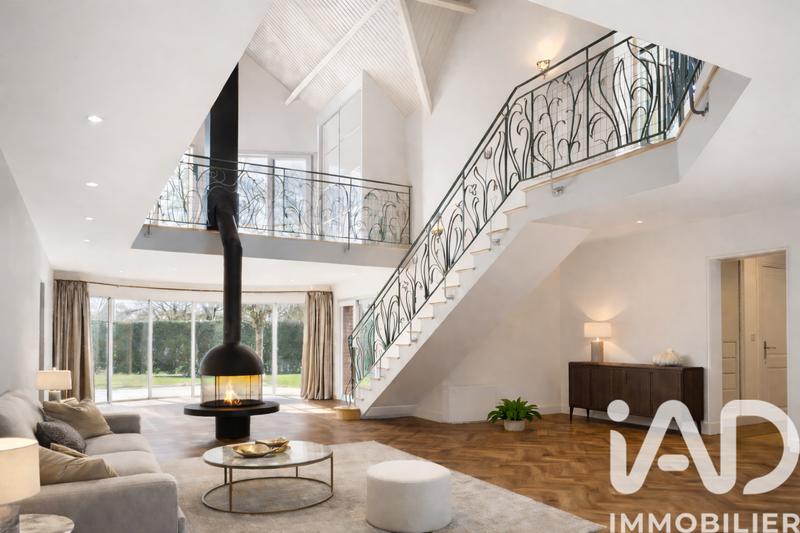 Maison - 218 m² - 6 pièces