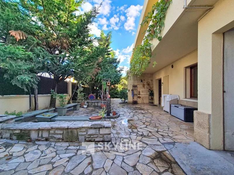 Maison - 223 m² - 6 pièces