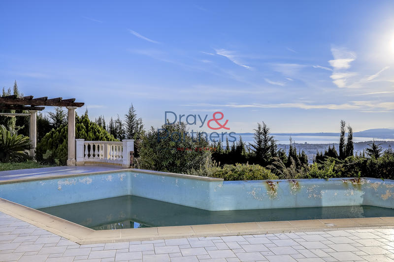 Villa - 305 m² - 7 pièces