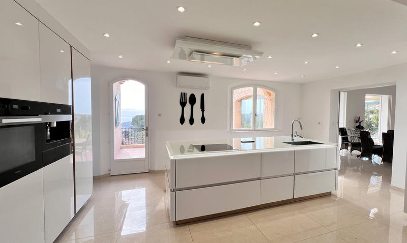 Villa - 288 m² - 6 pièces