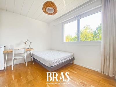 Appartement - 87 m² - 5 pièces