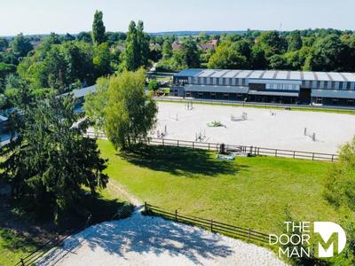 Maison de domaine équestre - 300 m² - 9 pièces