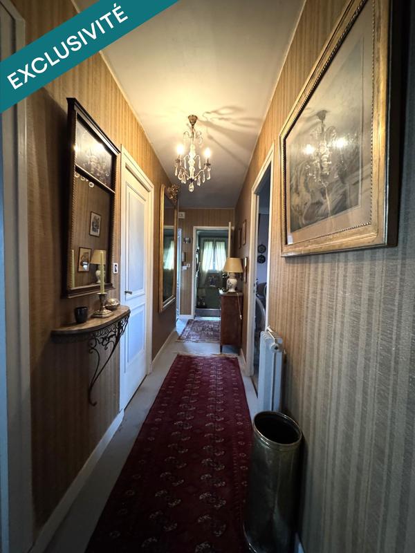 Maison - 235 m² - 9 pièces