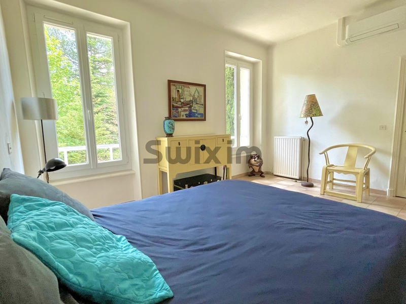 Maison - 180 m² - 6 pièces