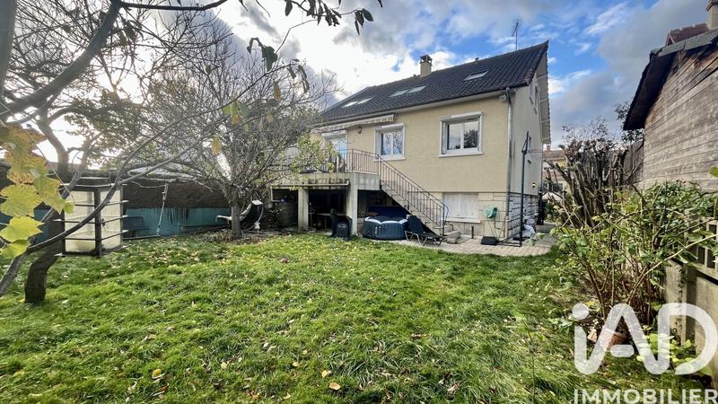 Maison - 199 m² - 8 pièces