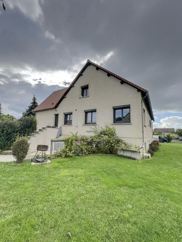 Maison - 280 m² - 9 pièces
