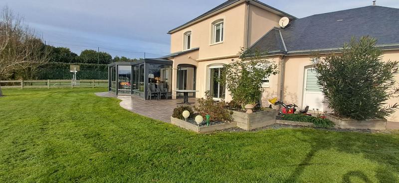 Maison - 189 m² - 8 pièces