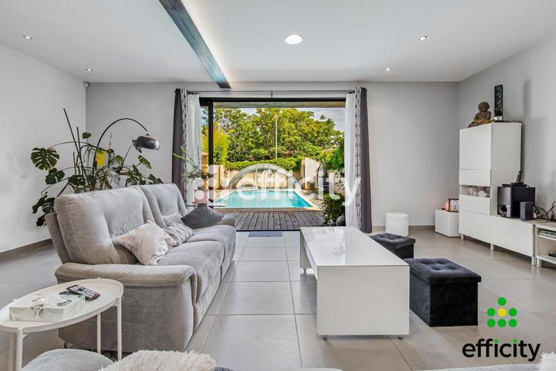 Demeure - 338 m² - 7 pièces