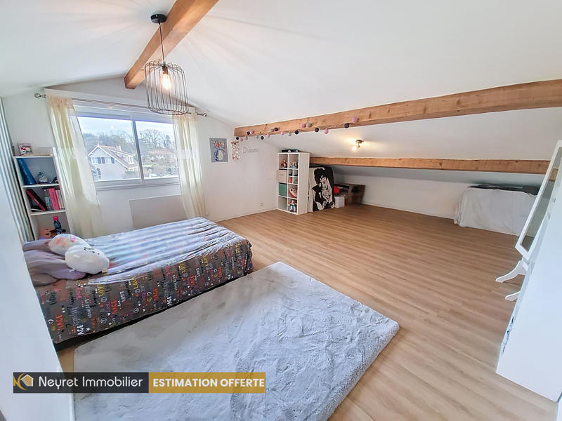 Maison - 257 m² - 8 pièces