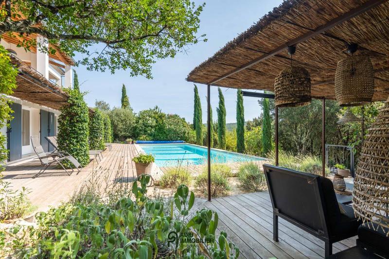 Villa - 417 m² - 11 pièces