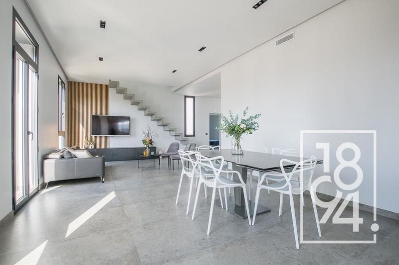 Appartement - 150 m² - 5 pièces