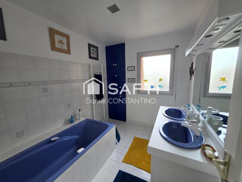 Maison - 200 m² - 8 pièces