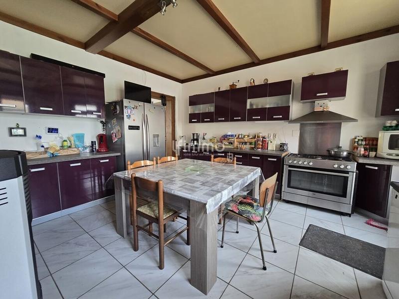 Maison - 221 m² - 12 pièces