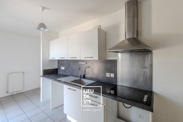 Appartement ancien - 81 m² - 4 pièces