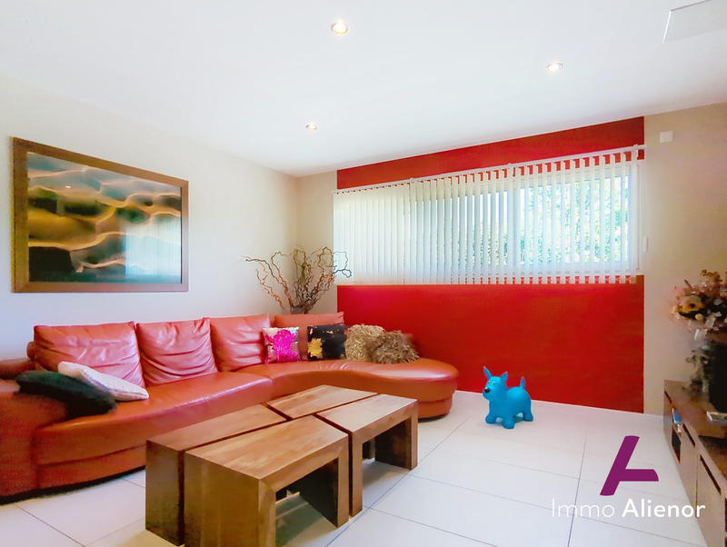 Maison - 197 m² - 7 pièces