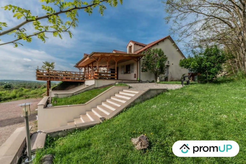 Maison traditionnelle - 380 m² - 10 pièces