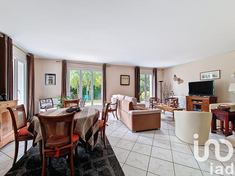 Maison - 235 m² - 8 pièces