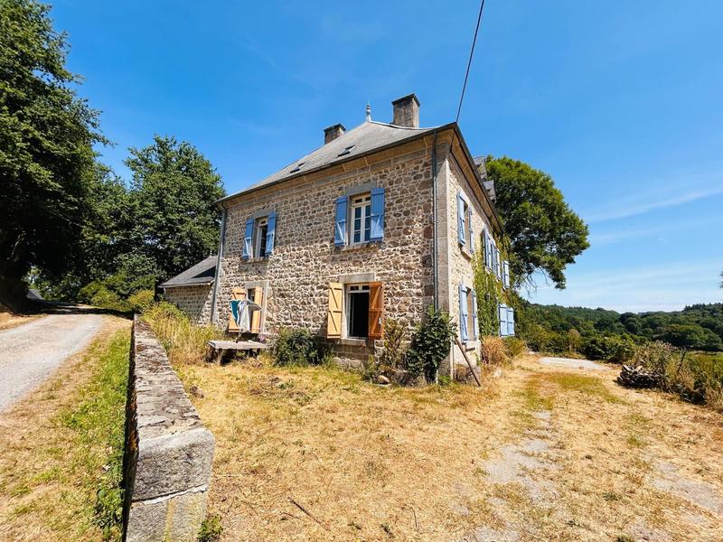 Maison - 420 m² - 12 pièces