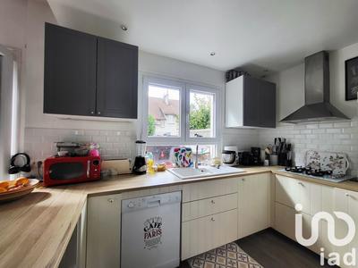 Maison - 94 m² - 5 pièces