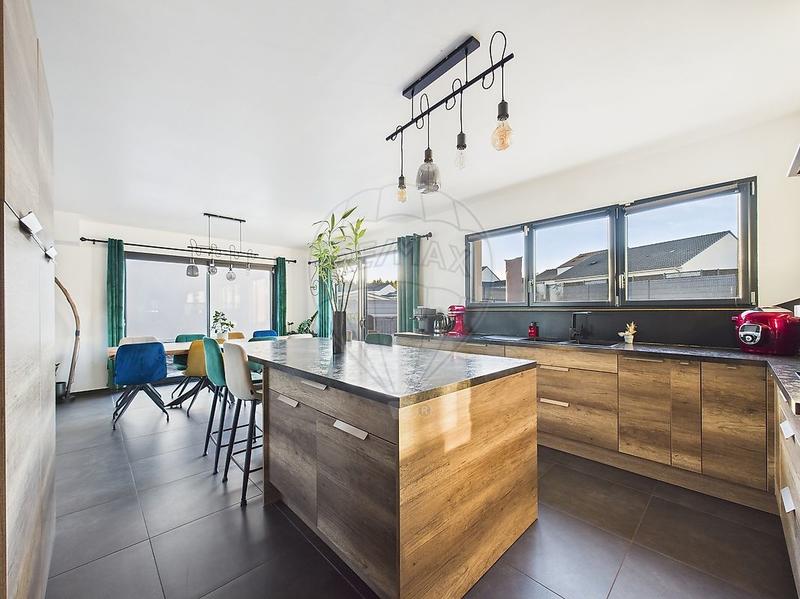 Maison - 141 m² - 6 pièces