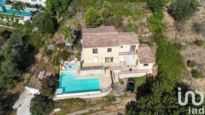 Maison - 195 m² - 8 pièces