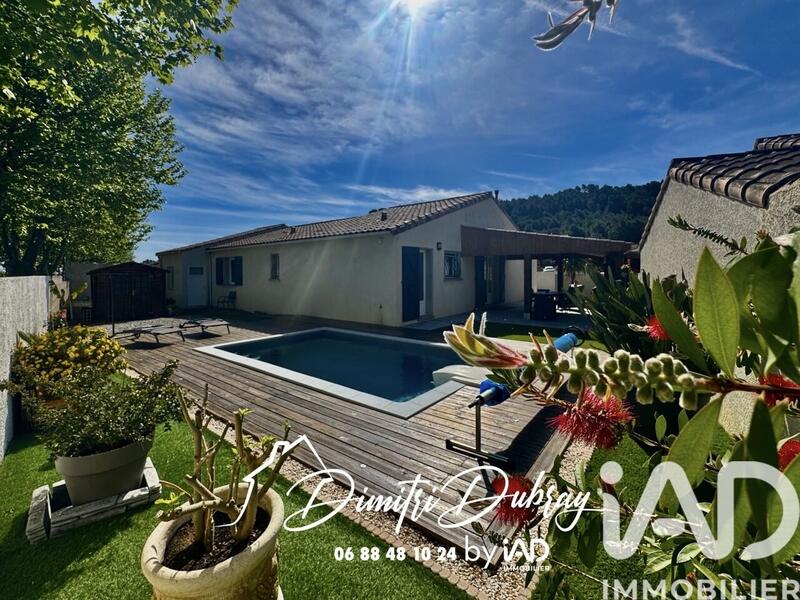 Maison - 110 m² - 4 pièces