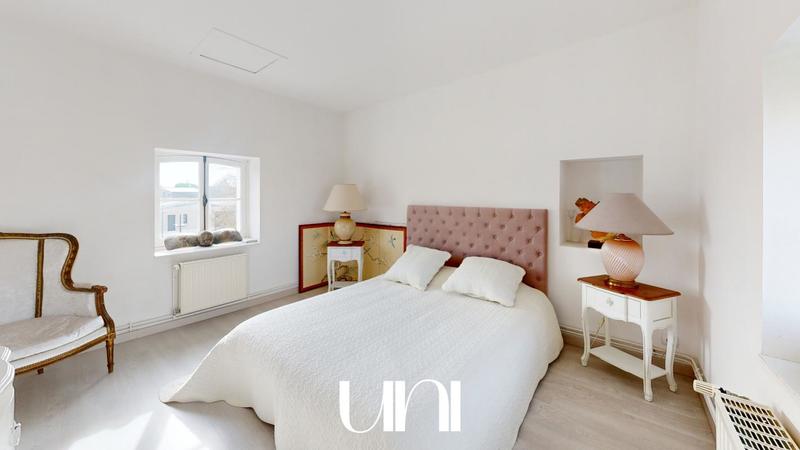 Maison - 200 m² - 8 pièces