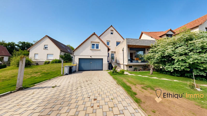 Maison - 251 m² - 8 pièces