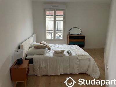 Chambre - 13 m² - 1 pièce