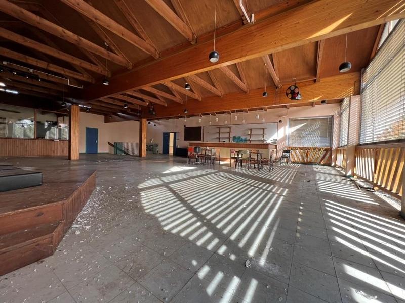 Maison - 1 238 m² - 20 pièces