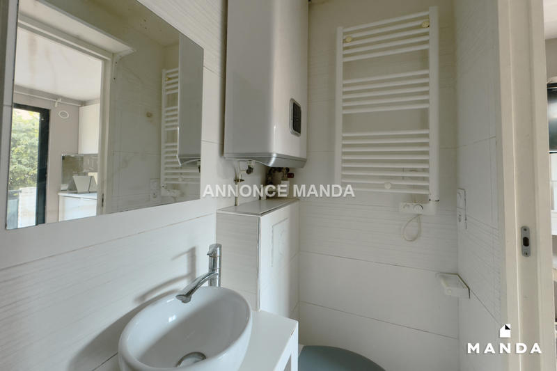 Studio - 11 m² - 1 pièce