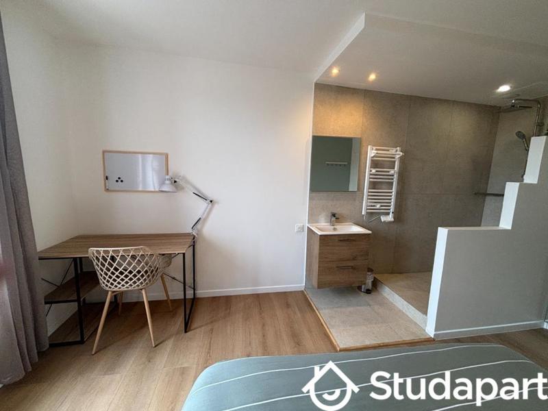 Chambre - 12 m² - 1 pièce