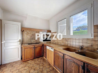 Maison - 180 m² - 7 pièces