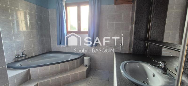 Maison - 210 m² - 8 pièces