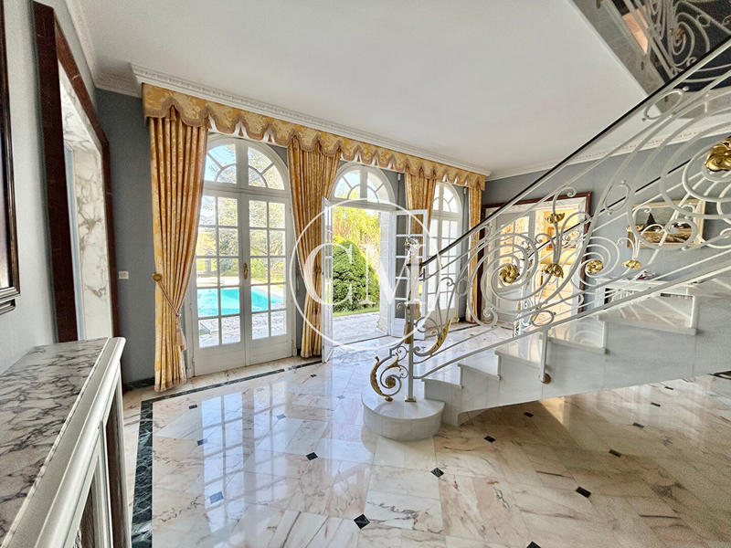 Maison - 174 m² - 6 pièces