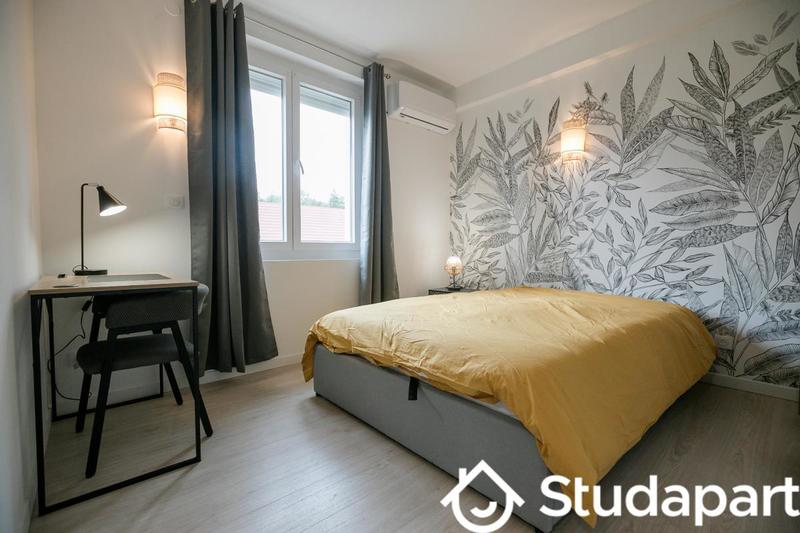 Chambre - 11 m² - 1 pièce