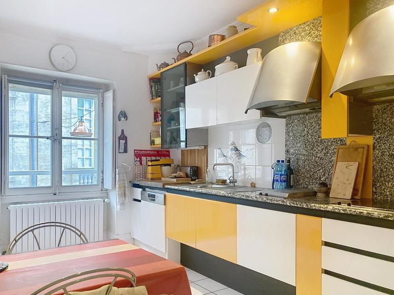 Appartement - 180 m² - 6 pièces