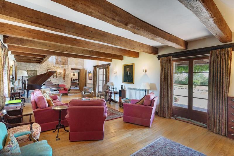 Maison en pierre - 409 m² - 10 pièces