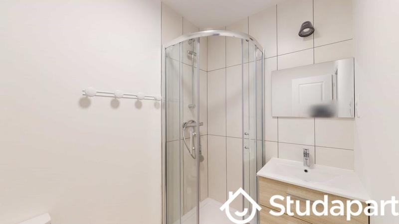 Chambre - 11 m² - 1 pièce