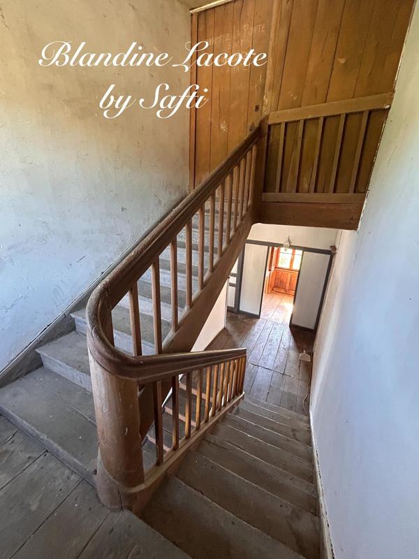 Maison - 207 m² - 8 pièces