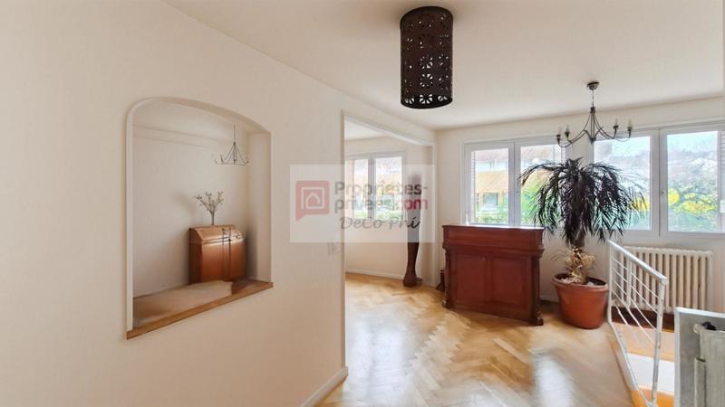 Maison - 185 m² - 7 pièces